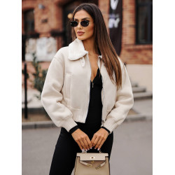 Balta jaka ar baltu kažokādu Edit Balta jaka ar baltu kažokādu Edit