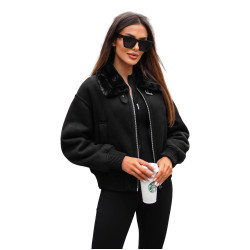 Melna jaka ar melnu kažokādu Edit Melna jaka ar melnu kažokādu Edit