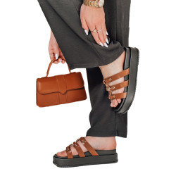 Sieviešu brūnas čības Platofi Sieviešu brūnas čības Platofi