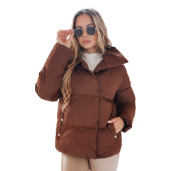 Sieviešu ziemas jaka tumši brūnā krāsā Lari Sieviešu ziemas jaka tumši brūnā krāsā Lari