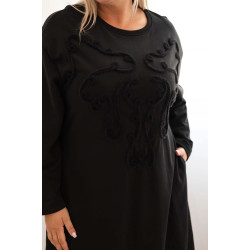 Sieviešu melna kleita ar izšuvumiem Lindi