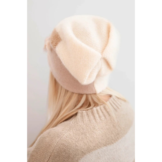 Sieviešu baltā krāsas cepure Roze Cimdi, šalles, cepures utt.