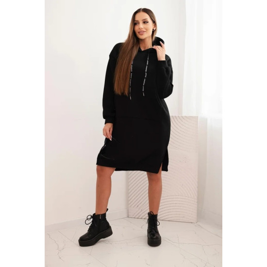 Sieviešu siltināta melnā kleita ar uzplecku League. Garas kleitas