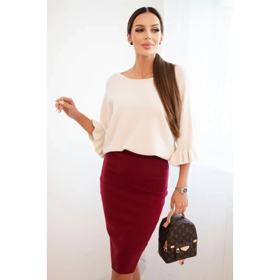 Mākoņejoši sarkans sijons Lima. Svārki