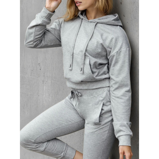 Sievišķīga gaiši pelēka džemperis ar adatu Somija Džemperi ar kapuci