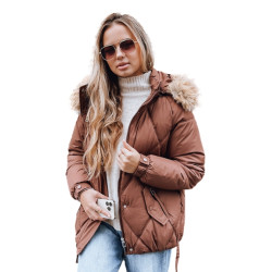 Sieviešu brūna ziemas jaka ar kapuci Mari. Sieviešu brūna ziemas jaka ar kapuci Mari.