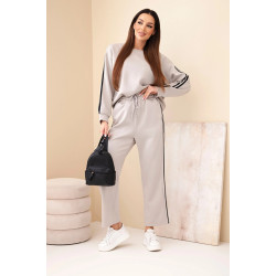 Sieviešu gaiši brūns komplekts ar svītrām Ambi