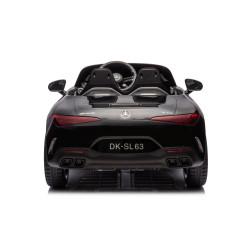 Melns elektromobilis Mercedes AMG SL63