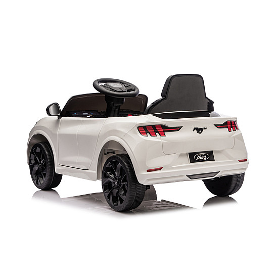 Balts „Ford Mustang Mach-E“ automobilis Automašīnas