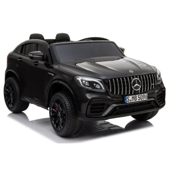 Melns elektromobilis Mercedes GLC 63S