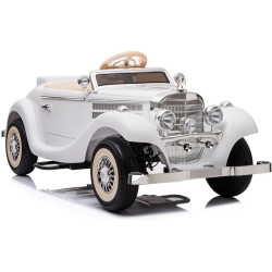 Balts akumulatora retro automobilis Mercedes 540K