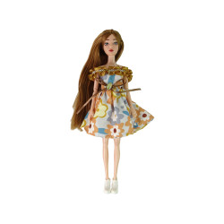 Lelle Emilija ar cepuri