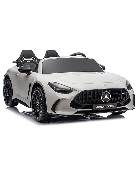 Balts elektriskais automobilis „Mercedes AMG DK-GT63“