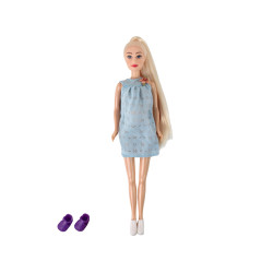 Lellīšu ģimene ar zīdaini un ziedainu segumu