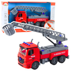 Izjaukta ugunsdzēsēju mašīna