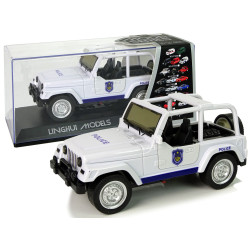 Balta apvidus policijas automašīna