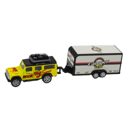 SUV ar piekabi, kemperis, metāla aprīkojums