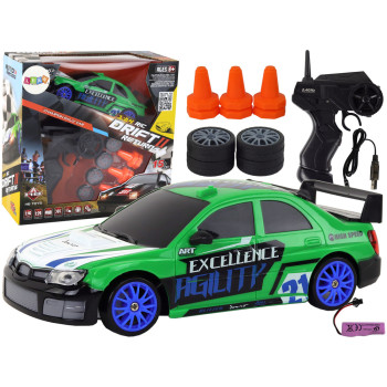 Tālvadības pults vadāma sporta automašīna R/C 1:24 Zaļā krāsā ar maināmiem riteņiem