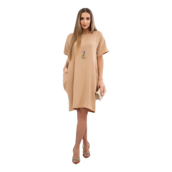 Brūna kleita ar kabatām un kulonu Deli Kleitas sievietēm