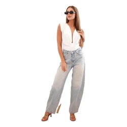 Sieviešu blūze baltā krāsā ar dziļu izgriezumu Ana