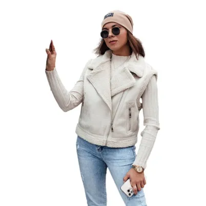 Sieviešu balta veste ar vilnas kažokādu Sieviešu vestes