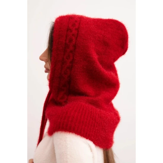 Sieviešu sarkanā cepure Berlin