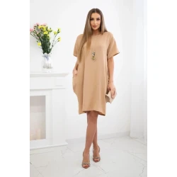 Brūna kleita ar kabatām un kulonu Deli