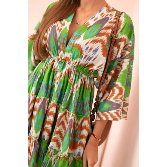 Sieviešu zaļa kleita ar platām piedurknēm Wave 32641