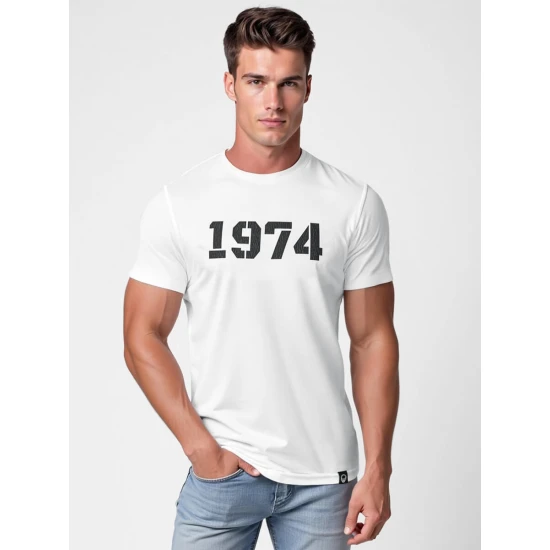 Vīriešu balts T-krekls Numurs T-krekls ar saukļiem