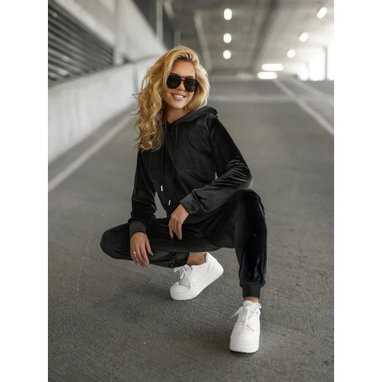 Sieviešu melns velūra uzvalks Sieviešu uzvalki