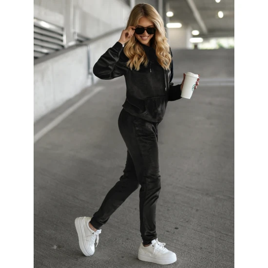 Sieviešu melns velūra uzvalks Sieviešu uzvalki