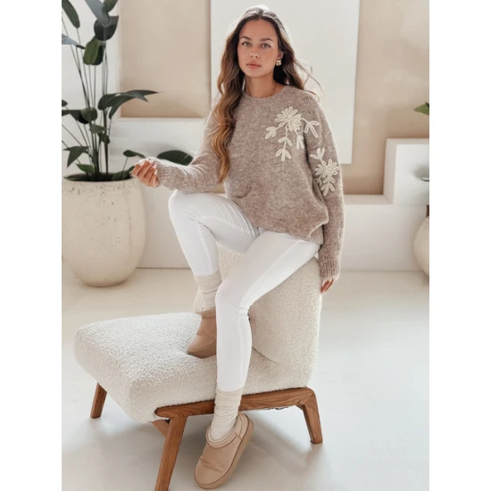 Sieviešu tumši brūns džemperis Daga Džemperi