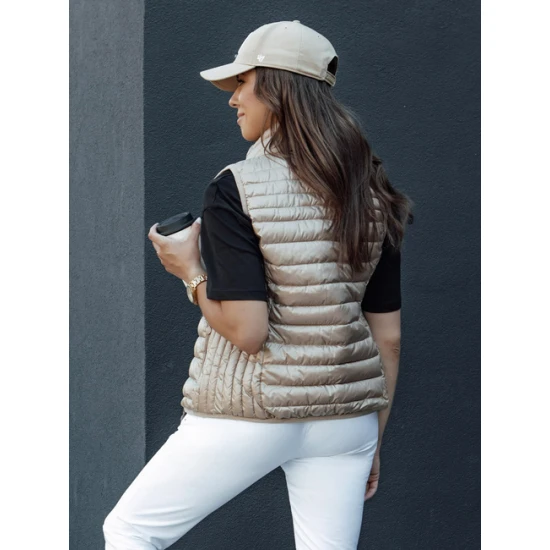 Stilīga brūna sieviešu veste Sieviešu vestes