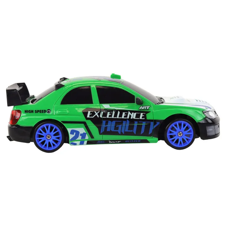 Tālvadības pults vadāma sporta automašīna R/C 1:24 Zaļā krāsā ar maināmiem riteņiem Radio vadāmās rotaļlietas