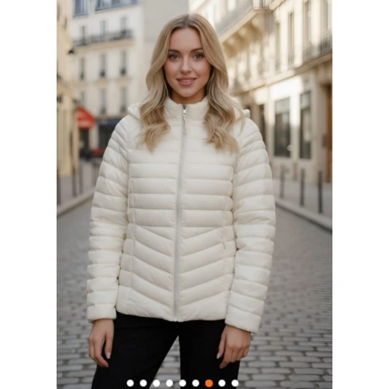 Sieviešu balta jaka Kaja Sieviešu jakas