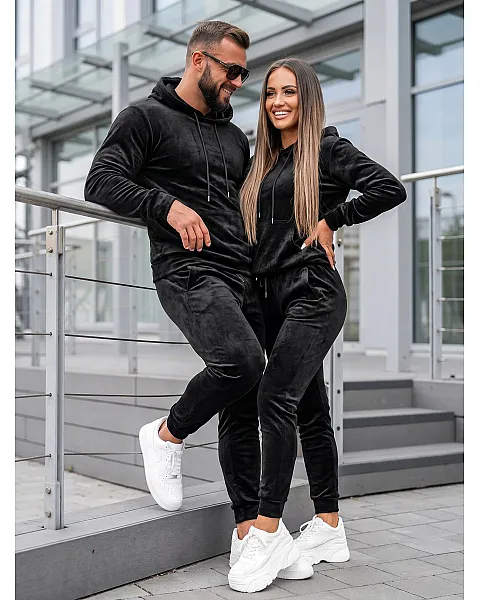 Melno velūra apģērbu komplektu kolekcija „Minel“