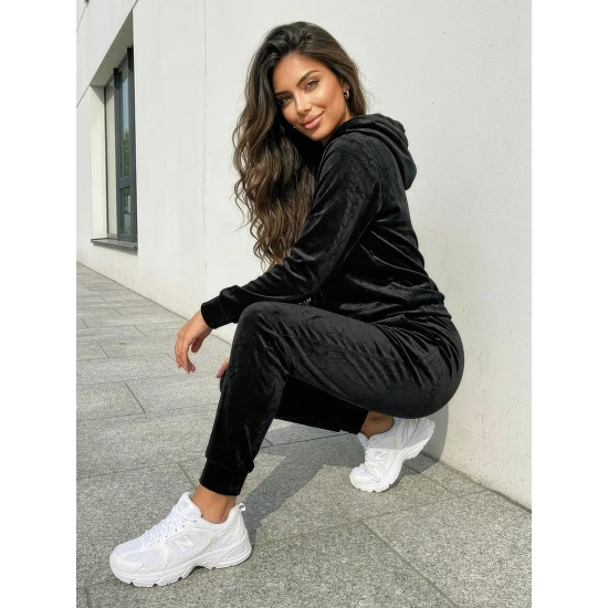 Sieviešu melns velūra uzvalks Sieviešu uzvalki