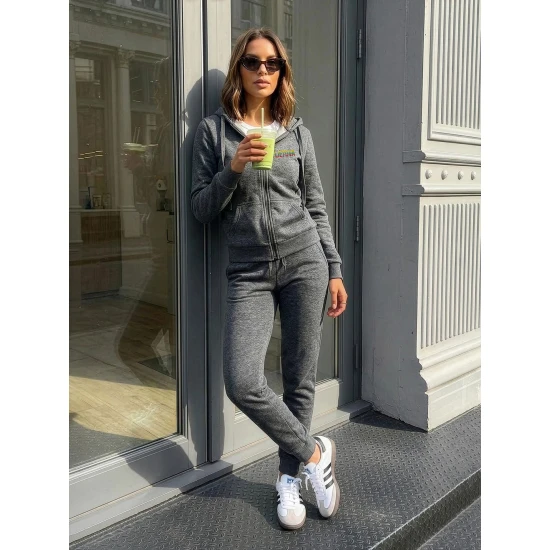 Sieviešu tumši pelēks komplekts Lietuva Sieviešu uzvalki