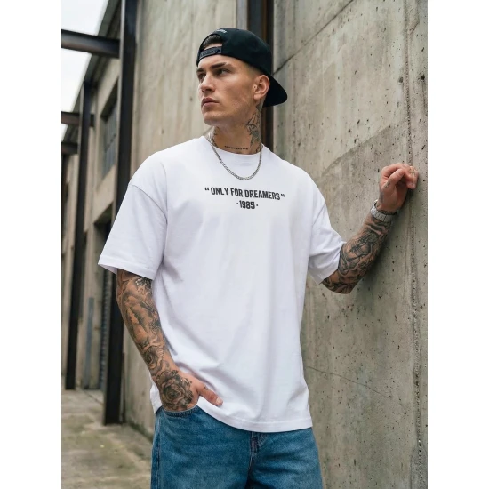 Vīriešu balts oversize t-krekls Dreamers T-krekls ar saukļiem