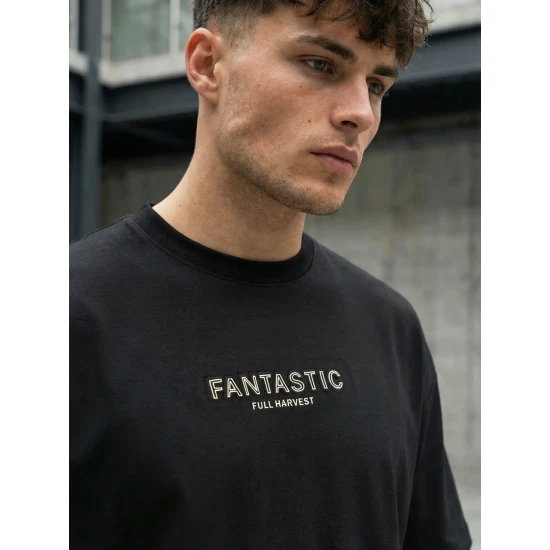 Vīriešu melns oversize t-krekls Fantastic T-krekls ar saukļiem