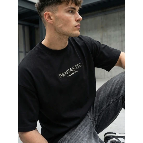 Vīriešu melns oversize t-krekls Fantastic T-krekls ar saukļiem