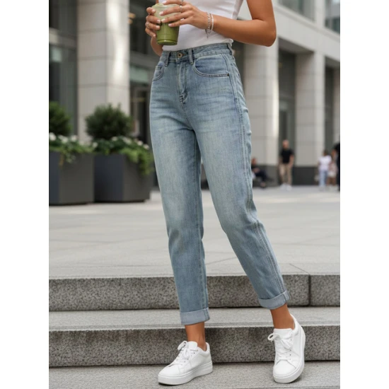 Sieviešu gaiši zili džinsi Estin Džinsi un džogeri