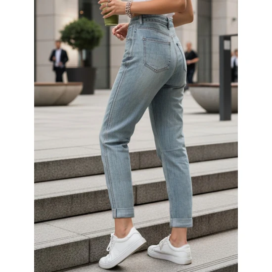 Sieviešu gaiši zili džinsi Estin Džinsi un džogeri