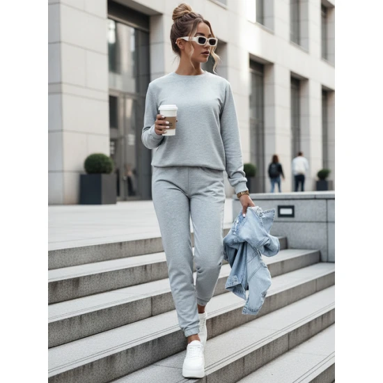 Sieviešu gaiši pelēks komplekts Milian Sieviešu uzvalki