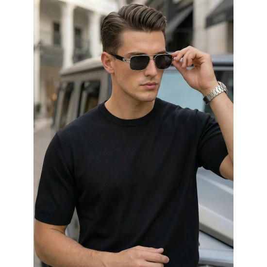 Vīriešu melnā T-krekls Summer