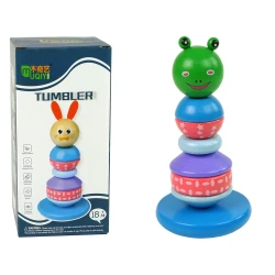 Koka mācību piramīdas varde zaļš balansēšanas tornis