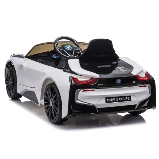 Balts elektromobilis BMW I8