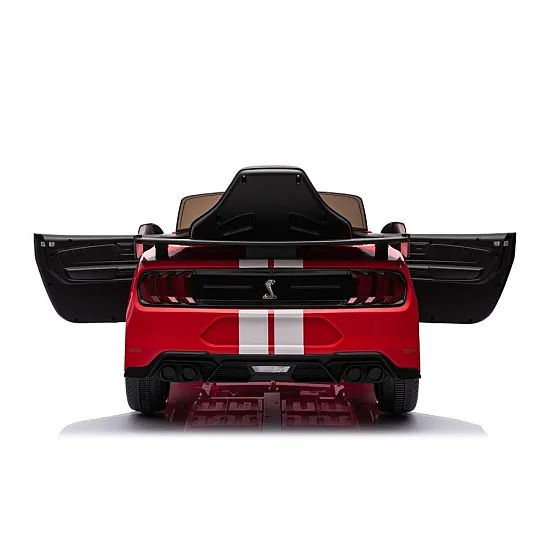 Ford Mustang GT500 sarkans auto