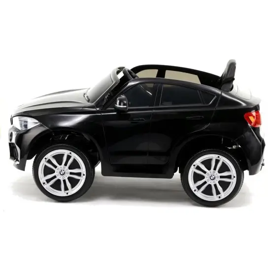 Melns BMW X6 elektromobilis