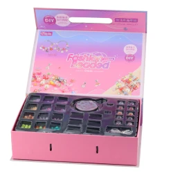 Rotāļu izgatavošanas komplekts: aproces, pērlītes un piekariņi